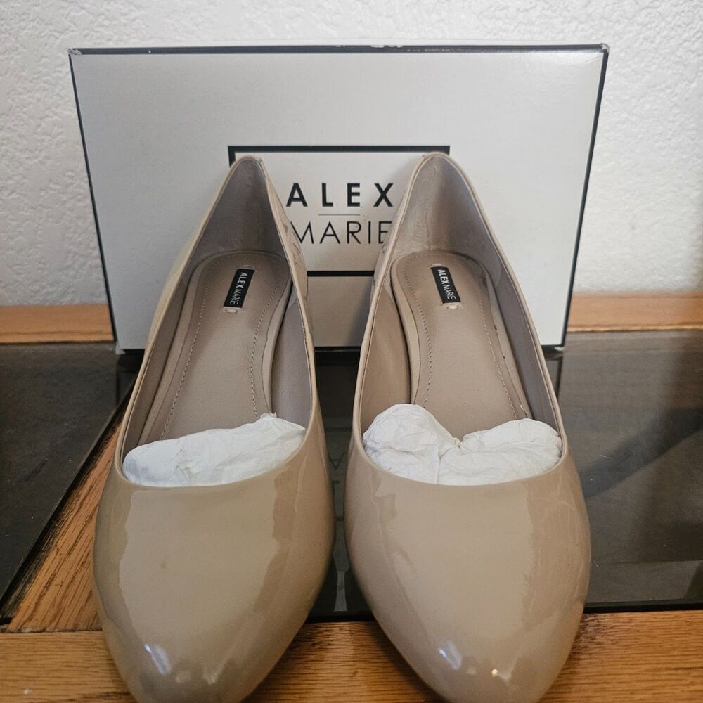 Alex Marie beige patent leather kitten heels pumps size 10M